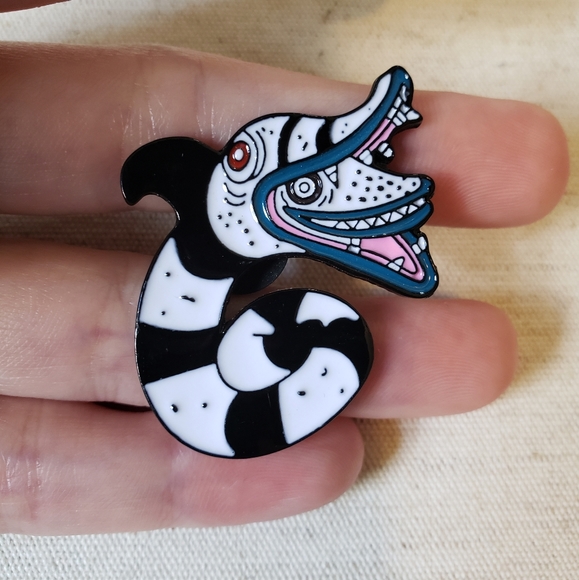 ⚡CLEARANCE⚡Beetle Juice Sandworm Fashion Pin - Picture 7 of 8